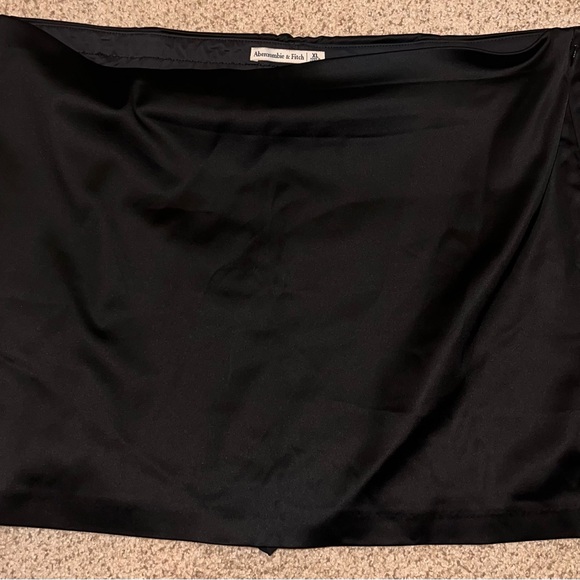 Abercrombie & Fitch Black Mini Skirt - Picture 3 of 4